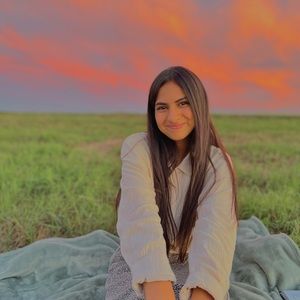 Meet your Posher, Lydia